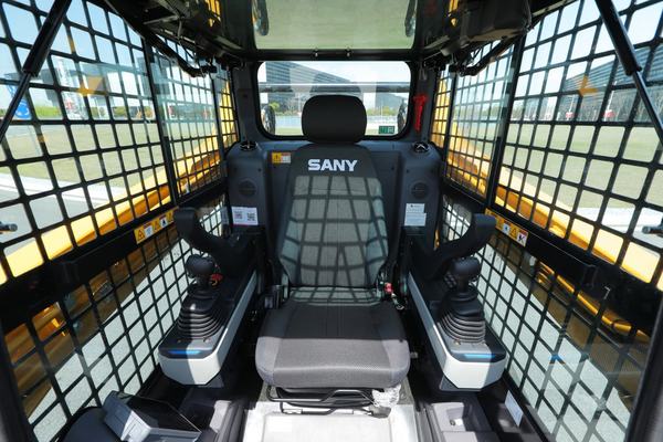 CHARGEUSE SANY ST230V