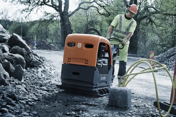 COMPACTEUR HUSQVARNA LG504 DE - 700 MM