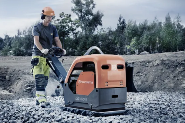 COMPACTEUR HUSQVARNA LG504 DE - 700 MM